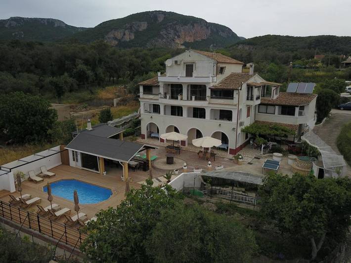 Gîte pour 6 personnes, avec vue ainsi que jardin et piscine dans Liapádes - 2