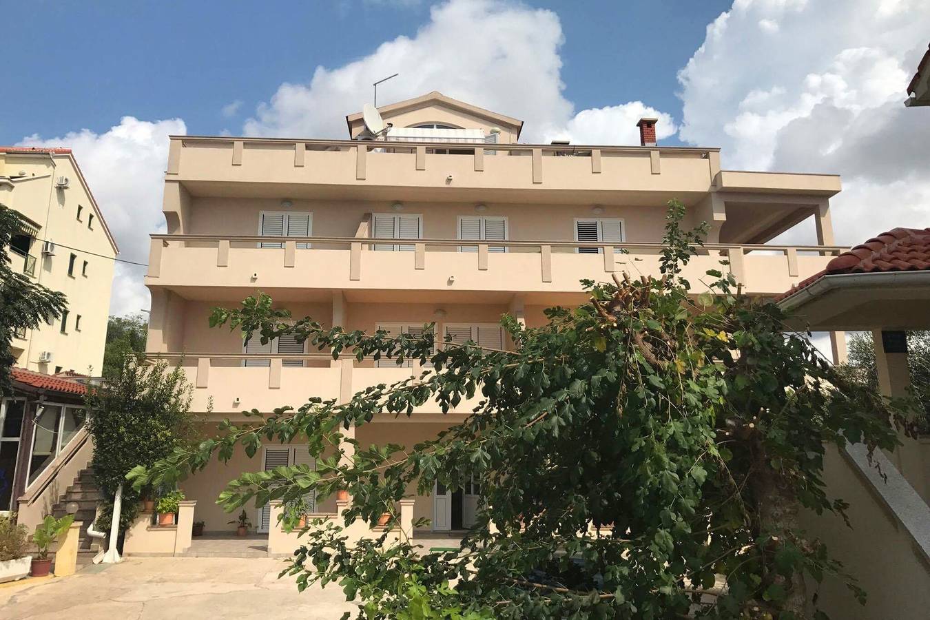 Ganze Wohnung, 2-Zimmer-Ferienwohnung mit Terrasse und Meerblick Novalja, Pag A-211-a in Novalja, Pag