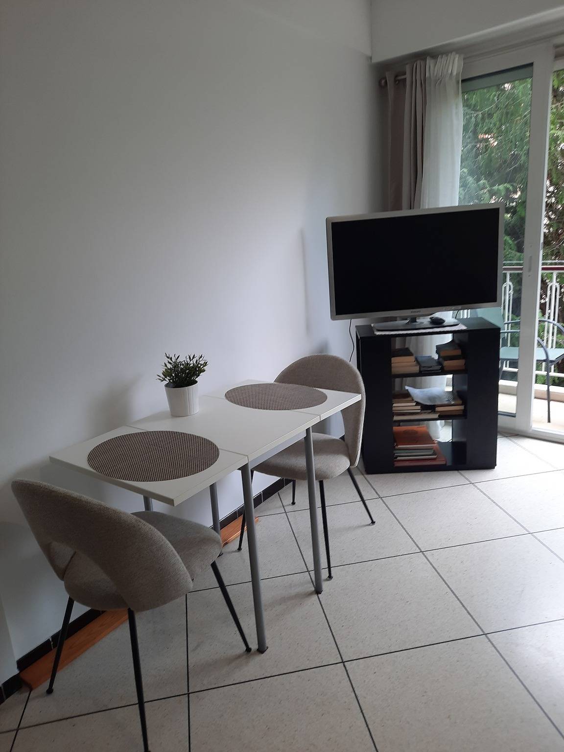 Ganzes Studio, Studio „En Bord De Mer“ mit Balkon und Wlan in Cros de Cagnes, Cagnes-sur-Mer