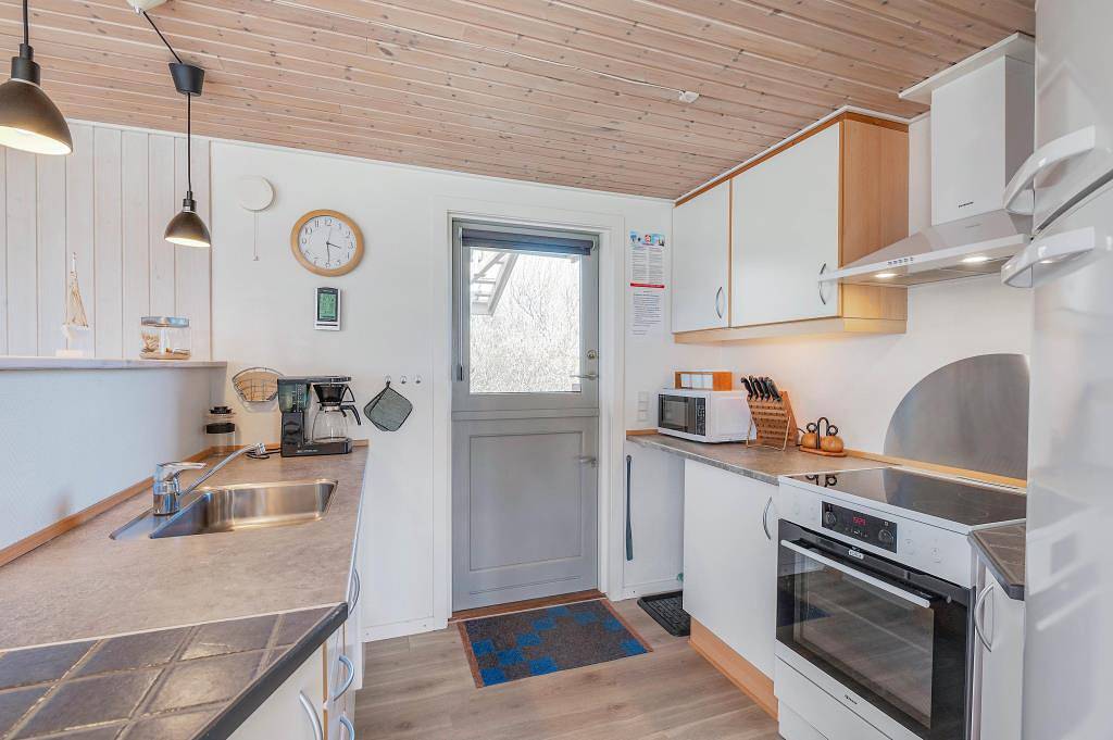 Helles und schönes Ferienhaus mit Holzofen in Nørre Lyngvig, Hvide Sande
