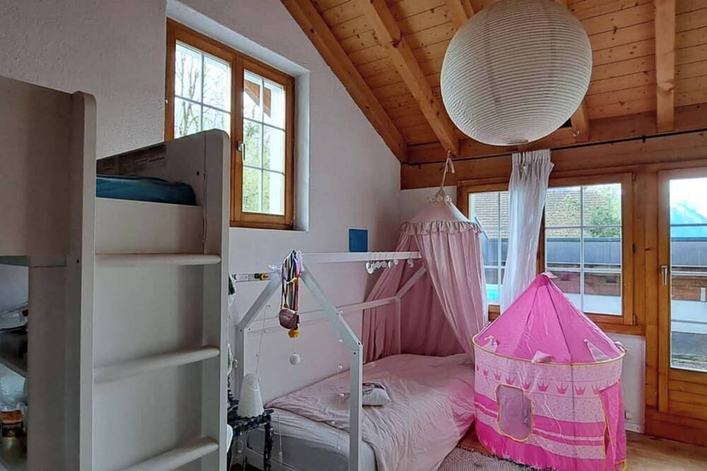 Alpine Chalet with Mountain Views & Tranquillity in Glarus Süd, Kanton Glarus