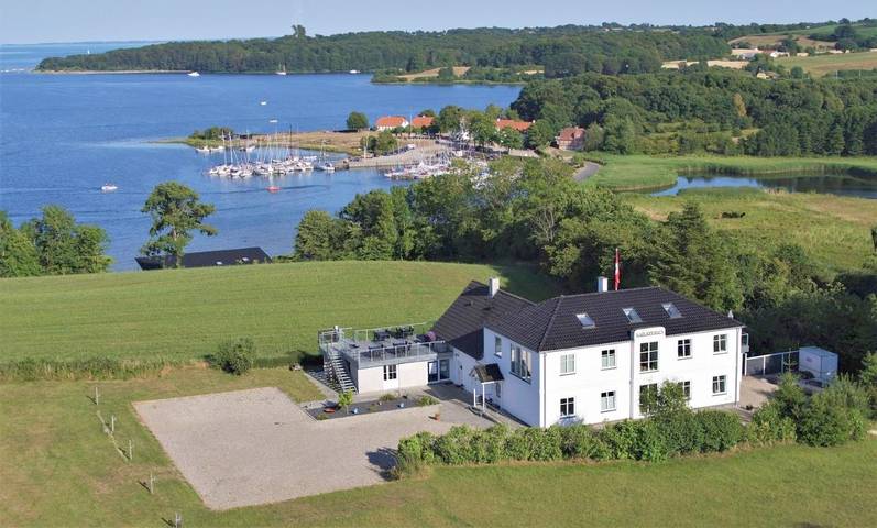 Ferienhaus für 5 Personen, mit Garten und Ausblick sowie Seeblick