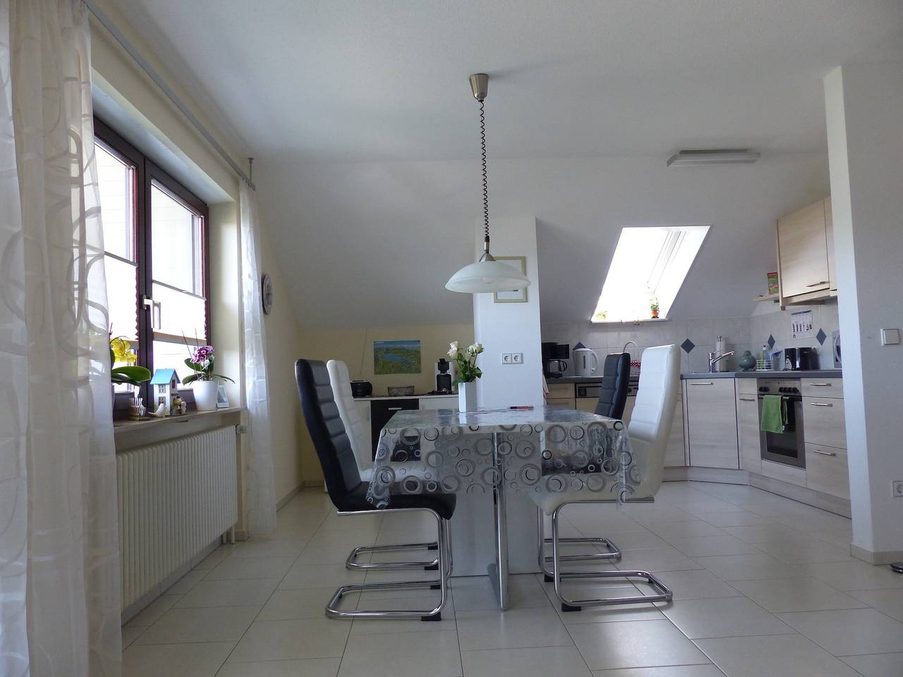 Ganze Wohnung, Ferienwohnung Eva Heinemann mit Bergblick, Balkon und Wlan in Singen, Hegau