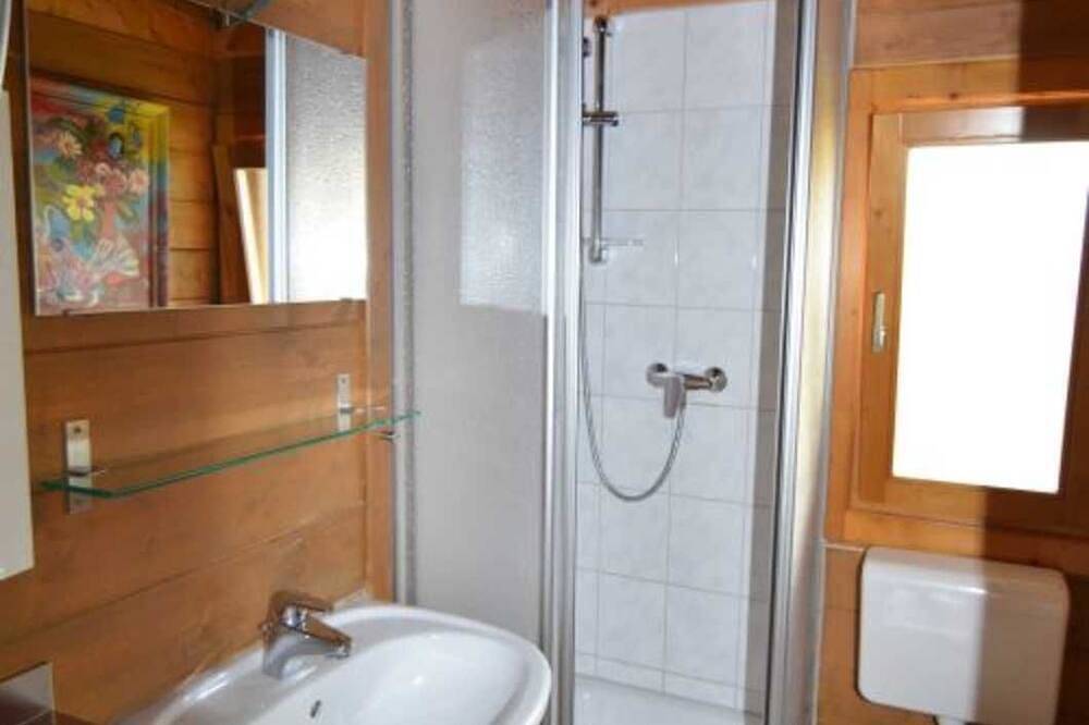 Ganze Wohnung, Sta-12 - Blockhaus m. rustikalem Charme & moderner Ausstatt. - Naturerlebnisdorf in Stamsried, Ostbayern