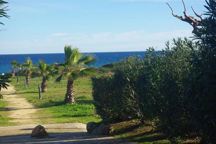 Location de vacances pour 6 personnes, avec vue ainsi que jardin et piscine dans Prunete - 2
