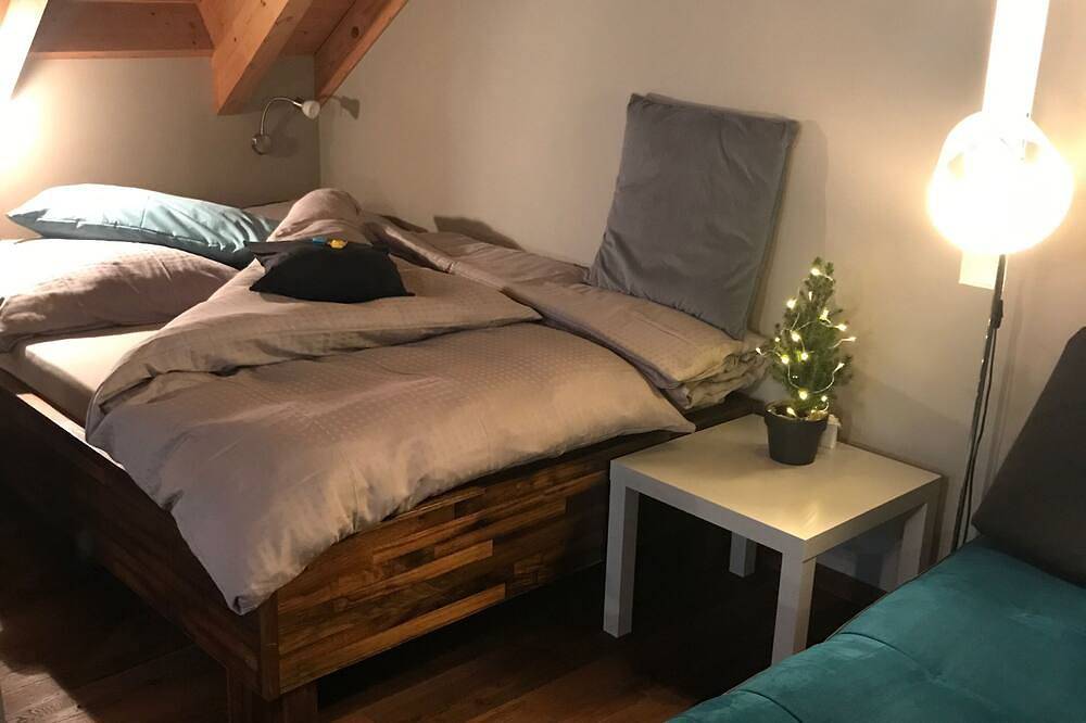 Ganze Wohnung, Modernes Apartment mit Loggia in Saarlouis, Mosel-Saar