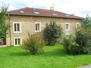 Gîte pour 6 personnes, avec terrasse à Mouzon
