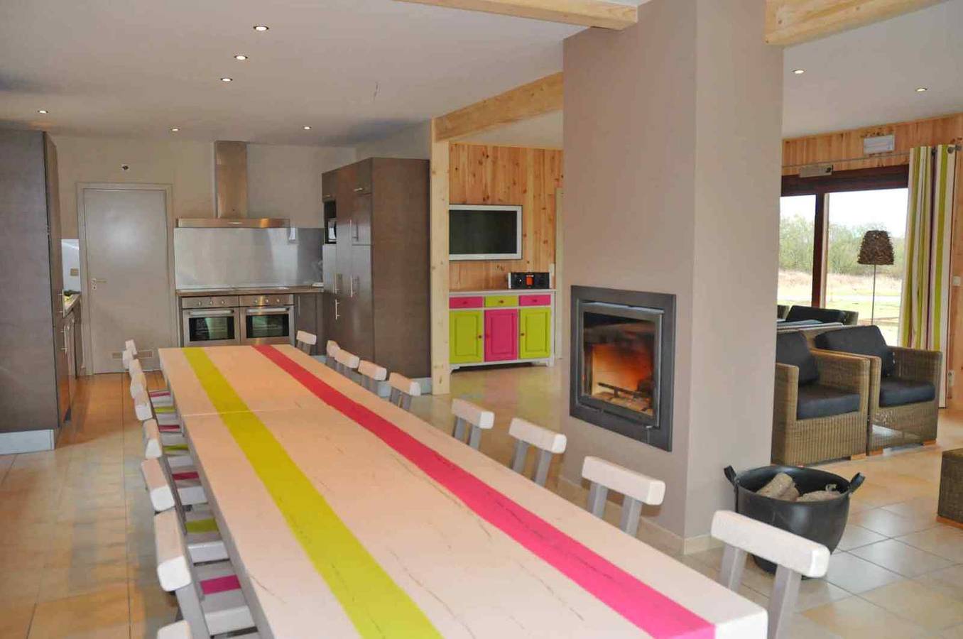 Gemütliche Gruppenunterkunft für 18 Personen, mit großem Garten, Spielbereich und eine Sau in Houyet, Region Namur