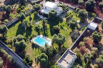 Gîte pour 4 personnes, avec piscine et jardin à Fasano