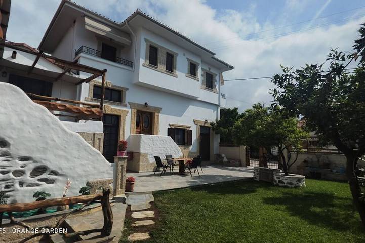 Ferienwohnung für 5 Personen, mit Garten und Balkon