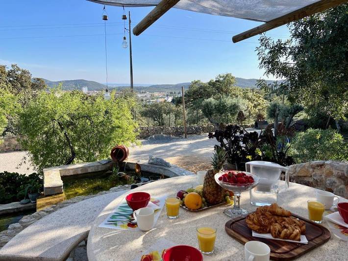 Apartamento de férias para 2 pessoas, com vista e jardim e ainda terraço em São Brás de Alportel