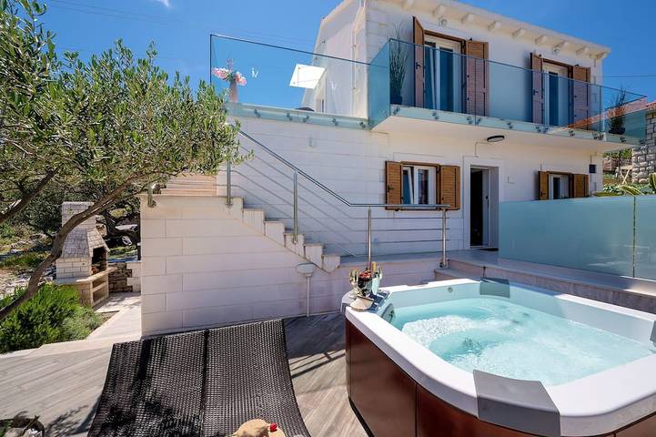 Villa pour 7 personnes, avec jardin et jacuzzi dans Šolta - 4