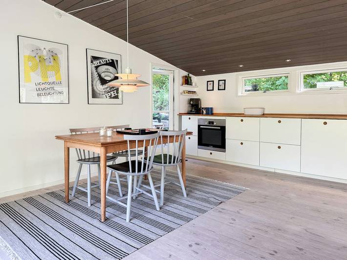 Architektonisches Juwel in Hornbæk in Strandnähe in Dronningmølle, Kattegat Küste