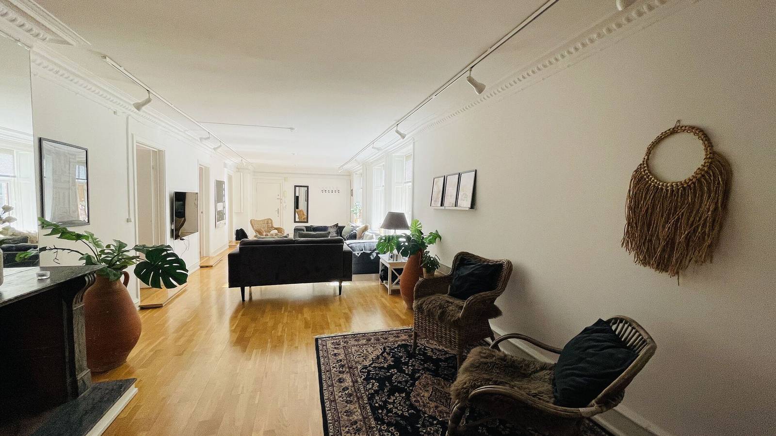 Entire apartment, Super Central - Inner City - 6 Bedrooms - Super Central - Inner City - 6 Bedrooms - Huge Apa in Copenhagen City, Copenhagen