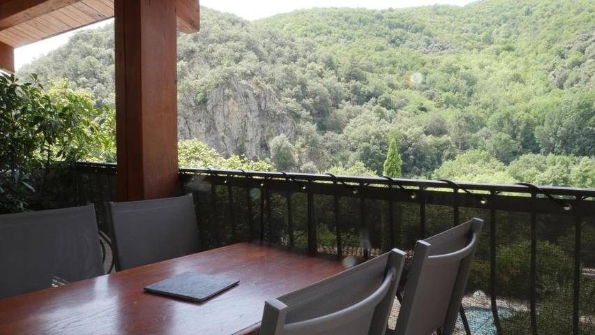 Gîte pour 5 personnes, avec vue ainsi que piscine et balcon à Meyras - 4