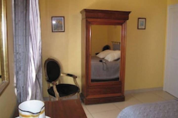 Gîte pour 6 personnes, avec piscine ainsi que terrasse et jacuzzi à Châteauneuf-du-Pape - 3