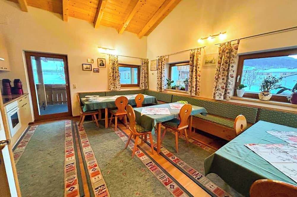 Cozy twin room with mountain view in Niederau, Wildschönau