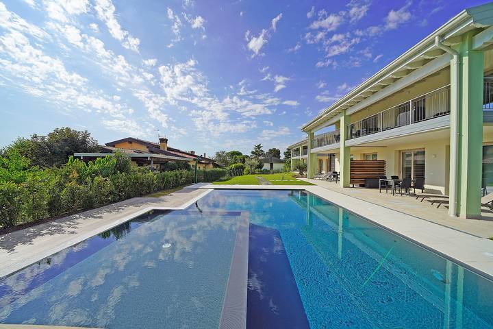 Ferienwohnung für 6 Personen, mit Seeblick und Garten sowie Terrasse in Manerba del Garda - 4
