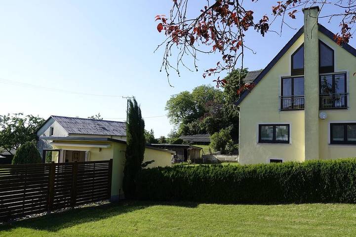 Ferienwohnung für 7 Personen, mit Terrasse und Garten