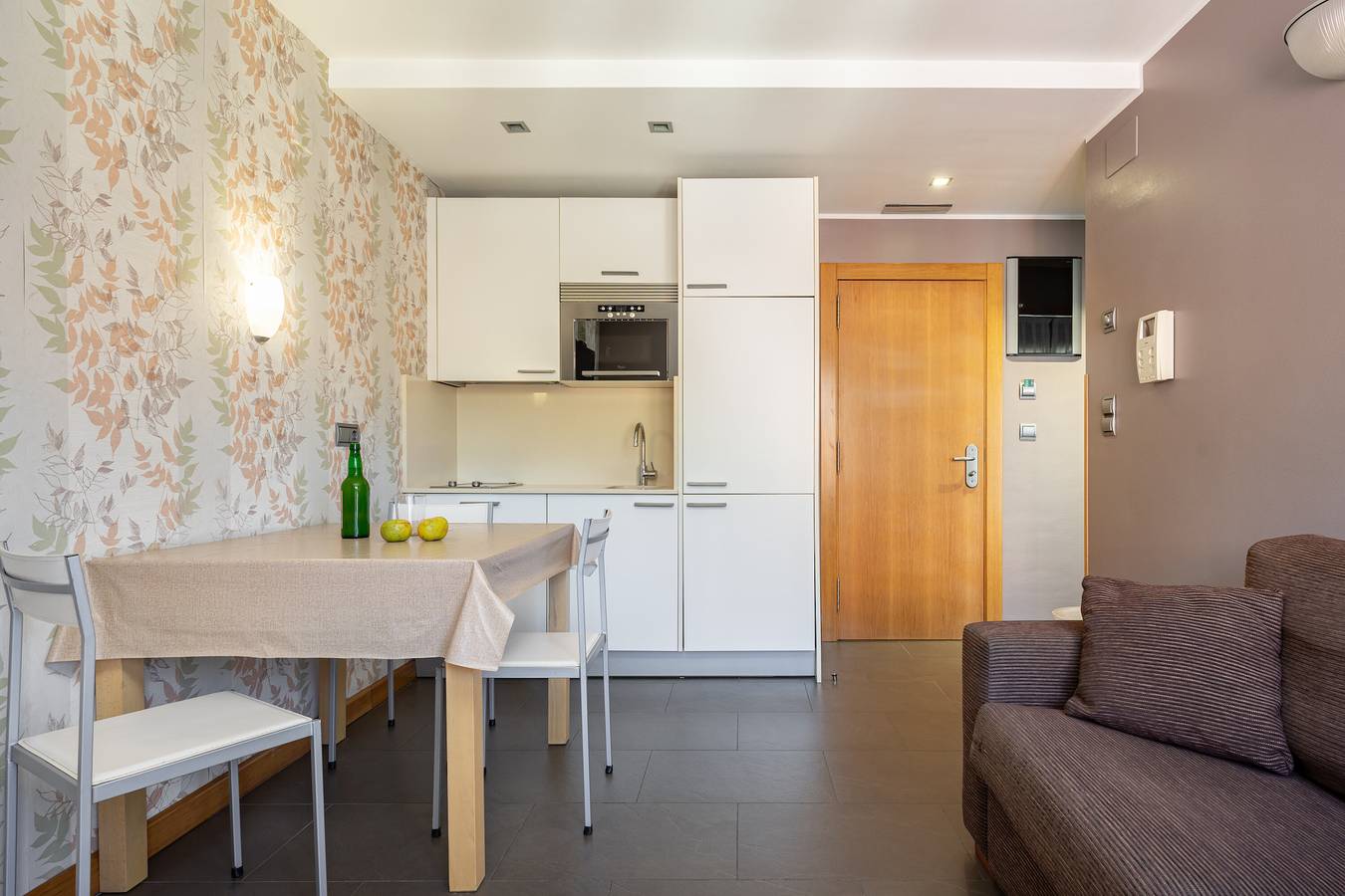 Entire apartment, Apartment '3ºb Apartamento 2 Adultos' with Balcony and Wi-Fi in Cangas de Onís, Asturias Province