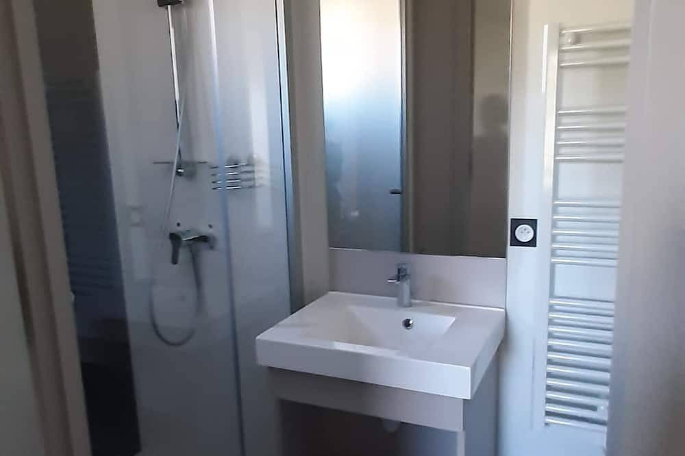 Chalet 3 hab. con piscina climatizada, cerca del Golfo de Morbihan, ideal para vacaciones naturales in Marzan, Côte des Mégalithes