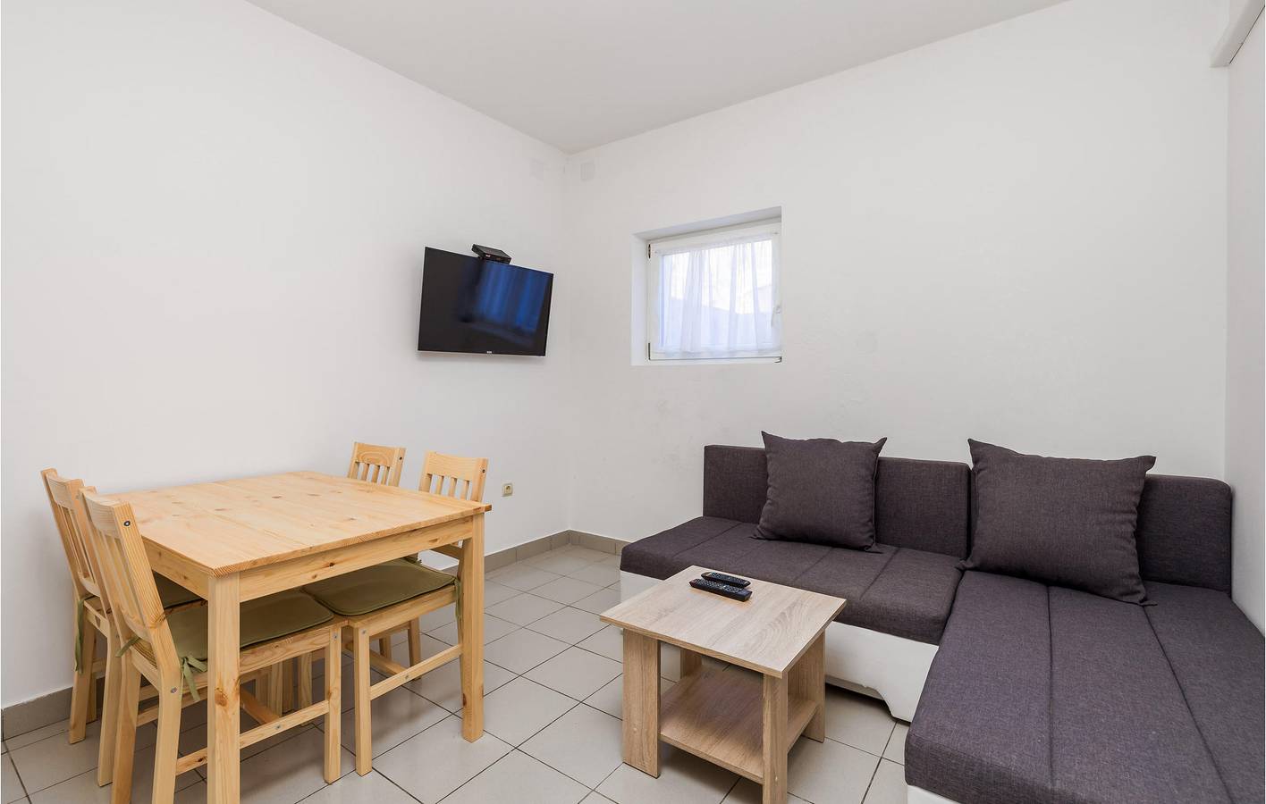 Ganze Ferienwohnung, Ferienwohnung für 8 Personen mit Garten in Cesarica, Kvarner Festland