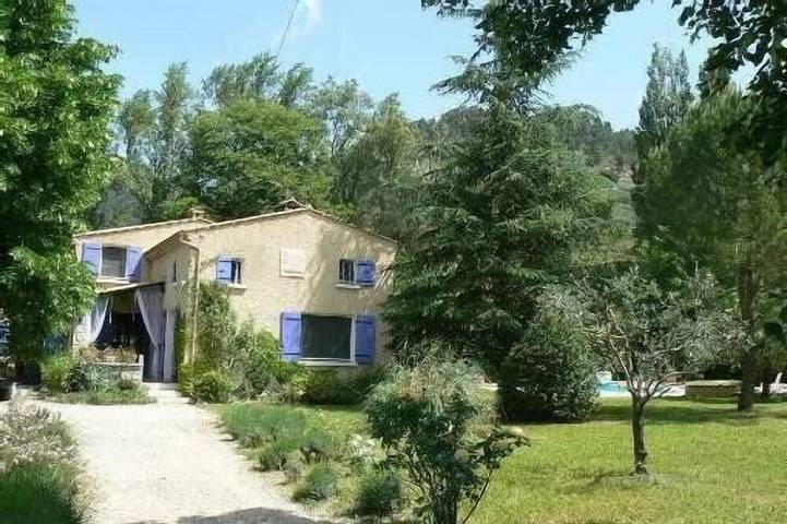 Maison de vacances pour 12 personnes, avec terrasse et jardin à Buis-les-Baronnies