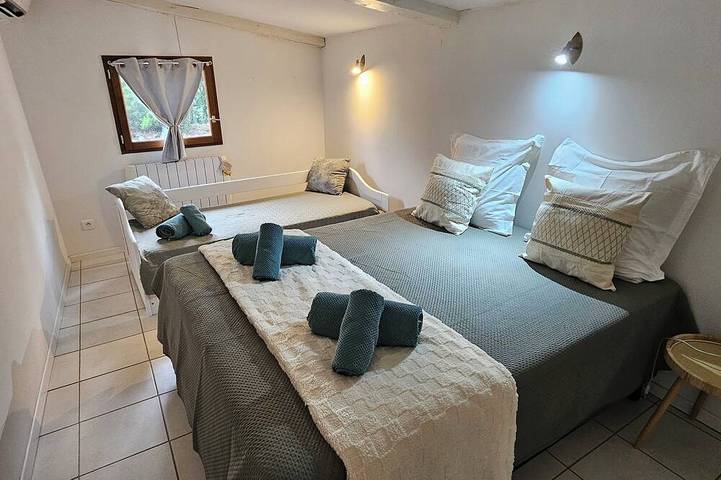 Quiet gîte in the heart of nature 🌿 Clim & swimming pool - center du Var in Le Luc, Draguignan Region