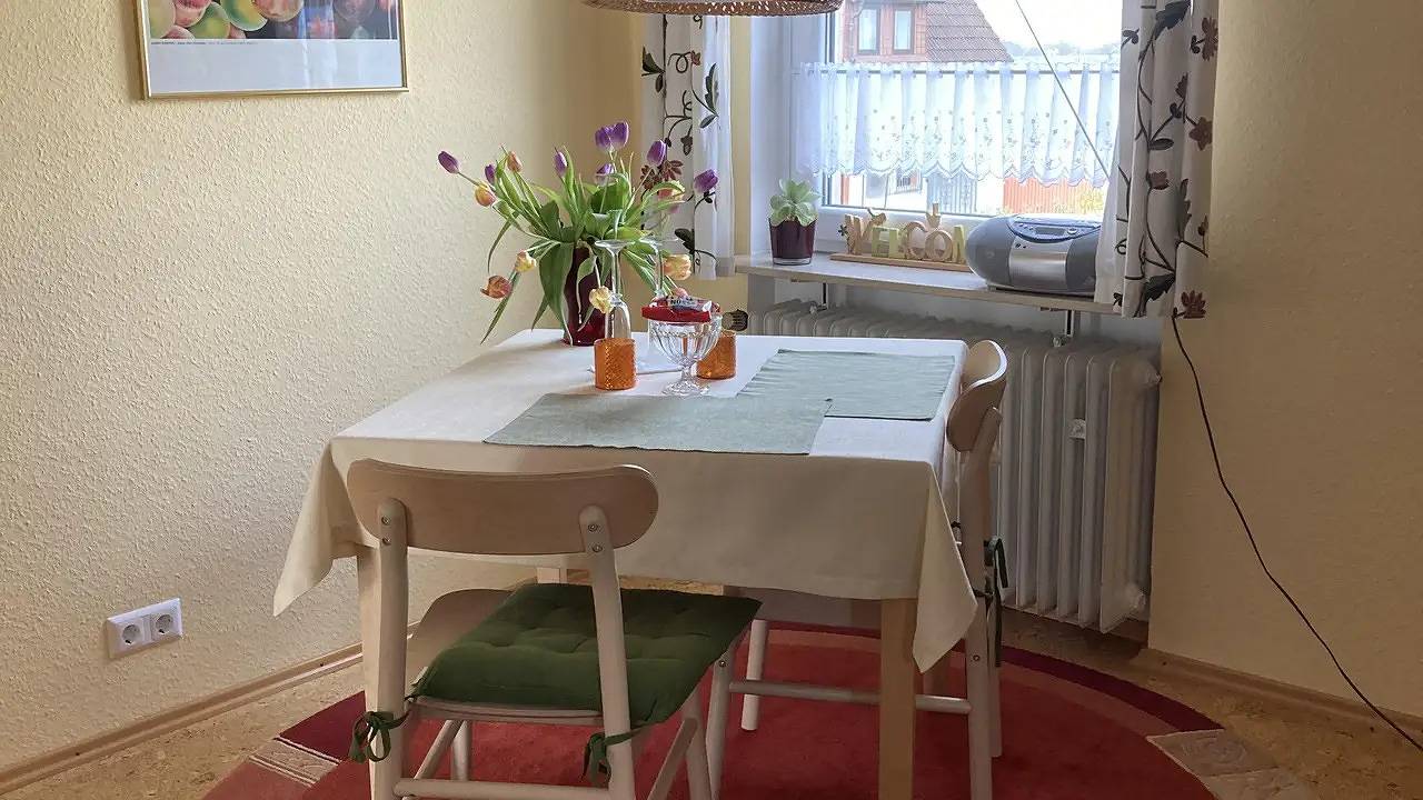 Ganze Ferienwohnung, Ferienwohnung für 2 Personen (42 m²) in Neustadt an der Weinstraße in Neustadt an der Weinstraße, Pfälzer Rheinebene