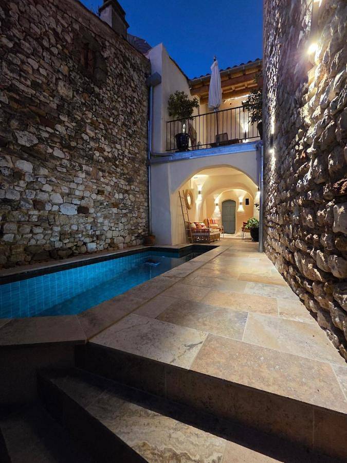 Location de vacances pour 6 personnes, avec terrasse et piscine à Saint-Victor-des-Oules - 4