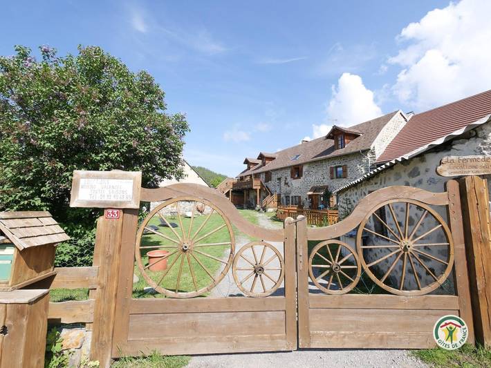 Gîte pour 10 personnes, avec jardin