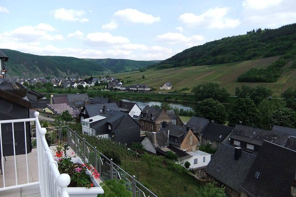 Ganze Wohnung, Ruhige Komfortwohnung mit großer Sonnenterrasse und herrlichem Moselblick in Valwig, Cochem-Zell