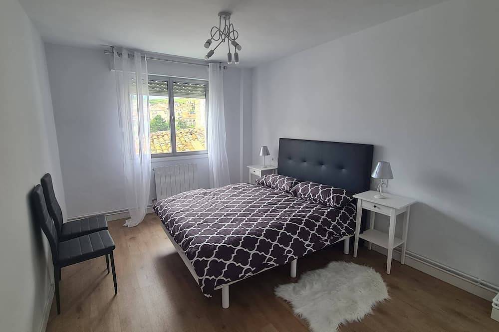 Entire apartment, A Fortaleza es un alojamiento con vistas a la ría y montaña, se aceptan mascotas in San Vicente de la Barquera, Oyambre Natural Park