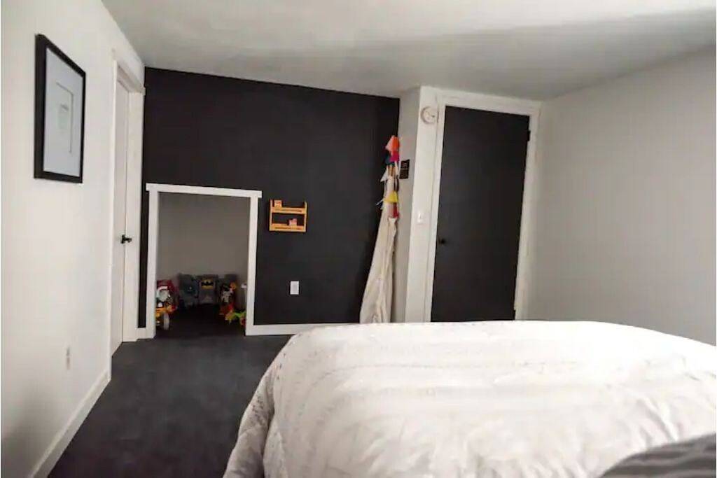 Urban Edge | Comfort & Fun: Large Game Room & Fitness Room in Decorah, Winneshiek County