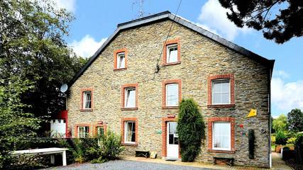 Villa pour 14 personnes, avec jardin et vue sur le lac au Province de Luxembourg