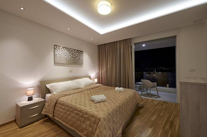 Beautiful villa with sea view 2 minutes from the centre of Trogir- Villa Trogir in Trogir, Ciovo