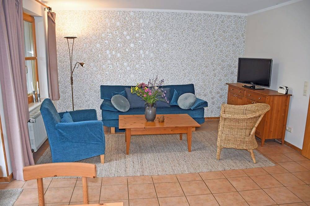 Entire apartment, 03 Holiday apartment with garden terrace - Holiday apartments in the fishing village and under the in Neu Reddevitz, Lancken-Granitz