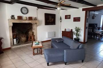 Gîte pour 6 personnes, avec piscine à Savigné