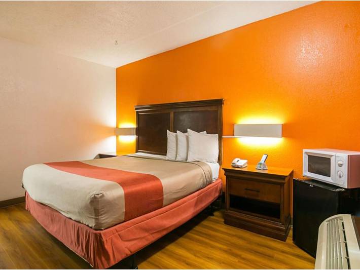 Apartamento entero, 1 cama king size | Bañera accesible para personas con movilidad reducida, Nsmk in Conyers, Condado de Rockdale (Georgia)