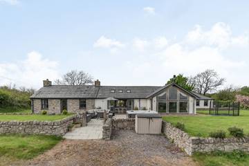 Cottage for 16 People in Isle of Anglesey, Wales, Photo 2