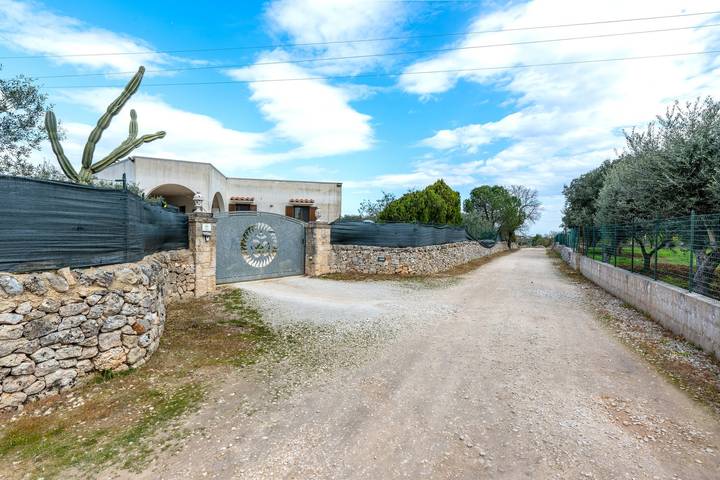 Apartment 'Villa Imma' with Private Terrace, Wi-Fi and Air Conditioning in Ostuni, Salento