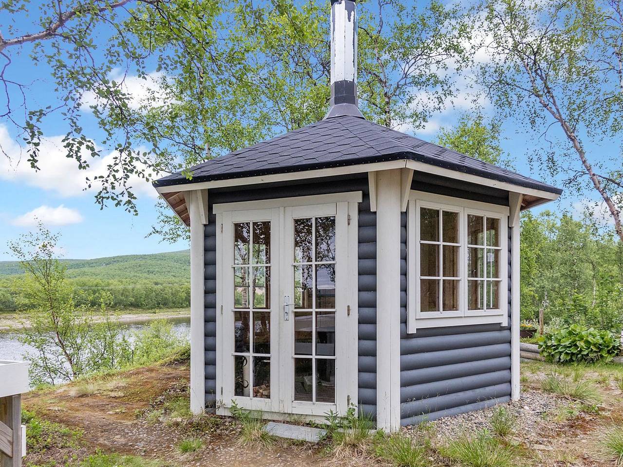 Mökki tenolla in Lappland