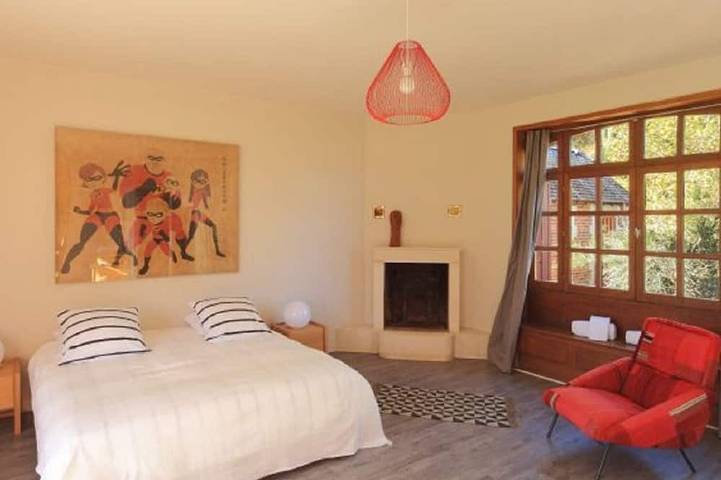 Location de vacances pour 8 personnes, avec piscine ainsi que terrasse et jardin à Ambillou - 2