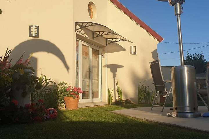Location de vacances pour 4 personnes, avec Terrasse ainsi que Jardin et Piscine à Saint-Fargeau-Ponthierry - 4