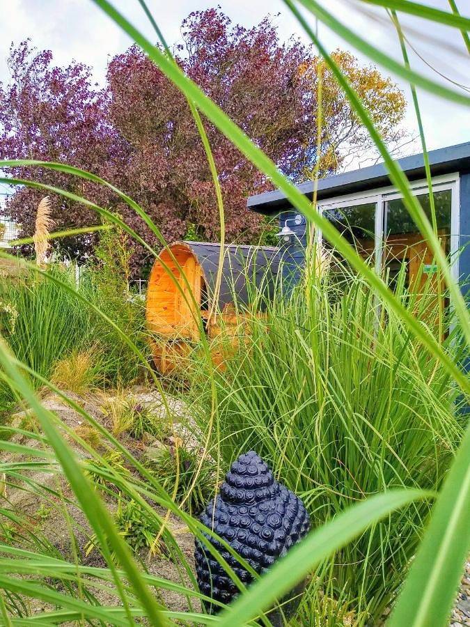 B&b voor 2 personen, with Whirlpool and Terras as well as Tuin and Sauna in Leiderdorp