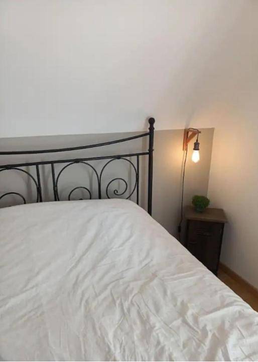 Chambre d’hôte pour 2 personnes, avec terrasse ainsi que jardin et vue