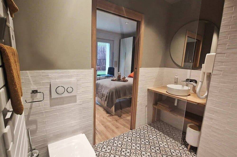 Ganze Wohnung, Studio-Blick auf den Hof-Eigenes Badezimmer-Le Calvaire du Marin in Boulogne-sur-Mer, Boulogne-sur-Mer und Umgebung
