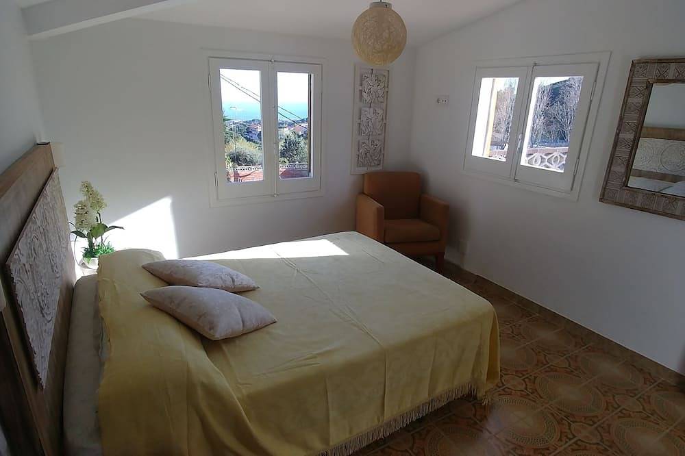 Kann Carrion einen großen Pool mit Blick auf das Meer in Mataró, Costa del Maresme