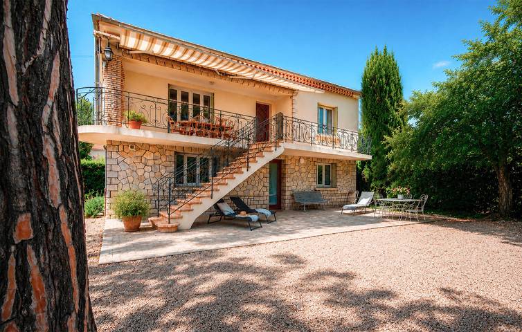 Maison de vacances pour 14 personnes, avec jardin ainsi que terrasse et piscine, animaux acceptés