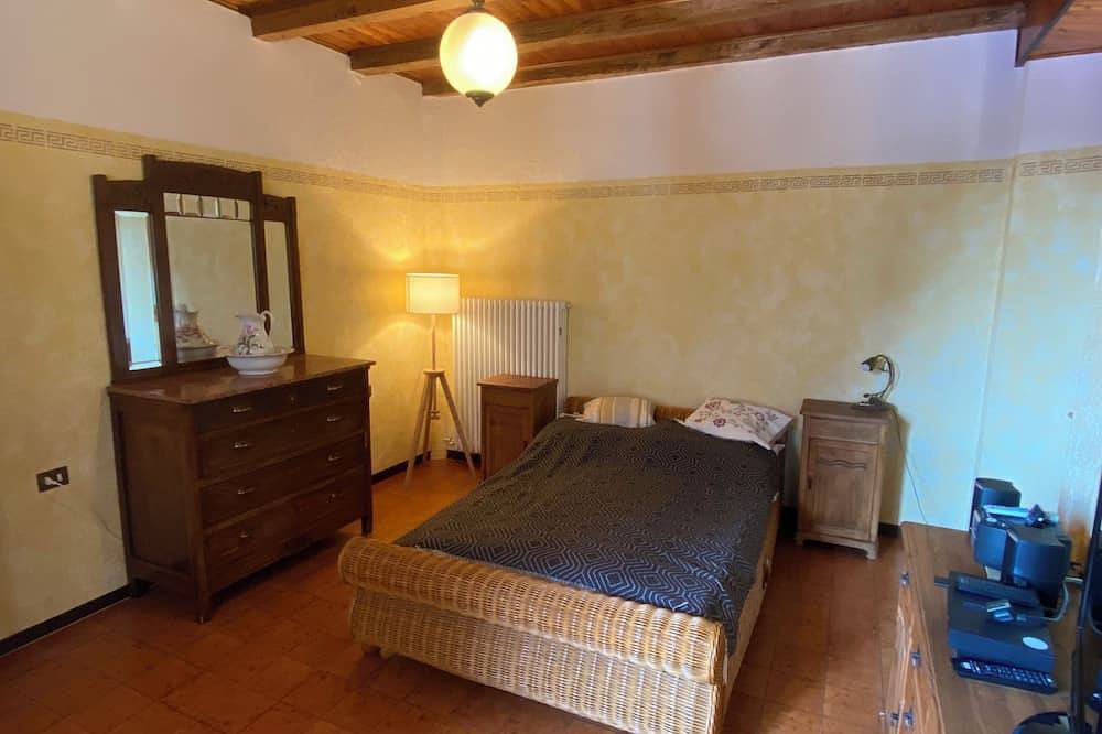 Ganze Wohnung, Casa Rossi: Urlaub im verträumten Bergdorf Trarego-Viggiona über'm Lago Maggiore in Viggiona, Trarego Viggiona